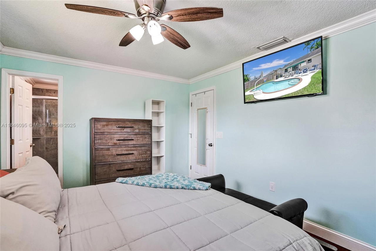 Real estate property located at 11841 41st St, Broward, Sunrise Golf Village, Sunrise, FL