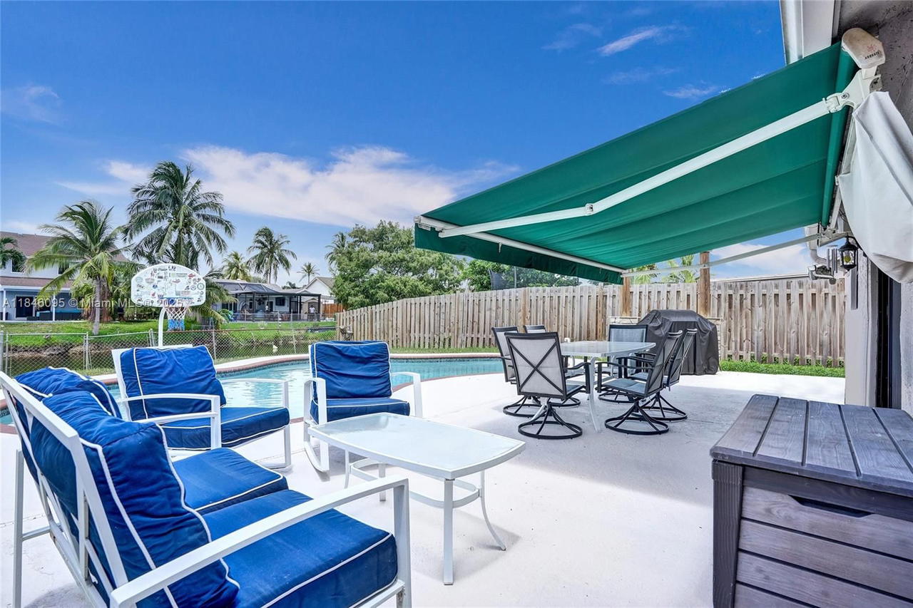Real estate property located at 11841 41st St, Broward, Sunrise Golf Village, Sunrise, FL