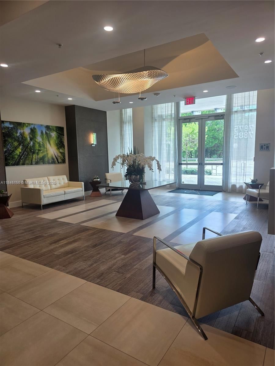 Real estate property located at 7875 107 AVE #412, Miami-dade, Midtown Doral Condo 4, Doral, FL