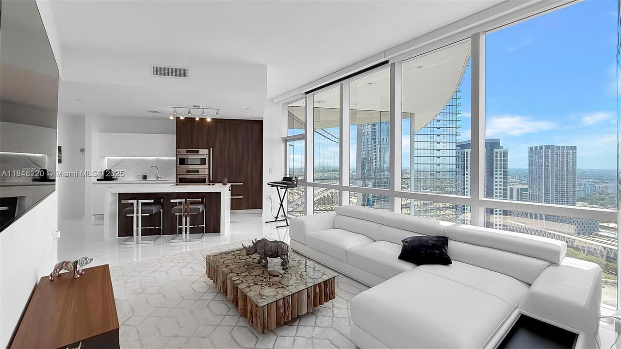 Real estate property located at 851 1st Ave #3302, Miami-dade, Paramount Miami Worldcent, Miami, FL
