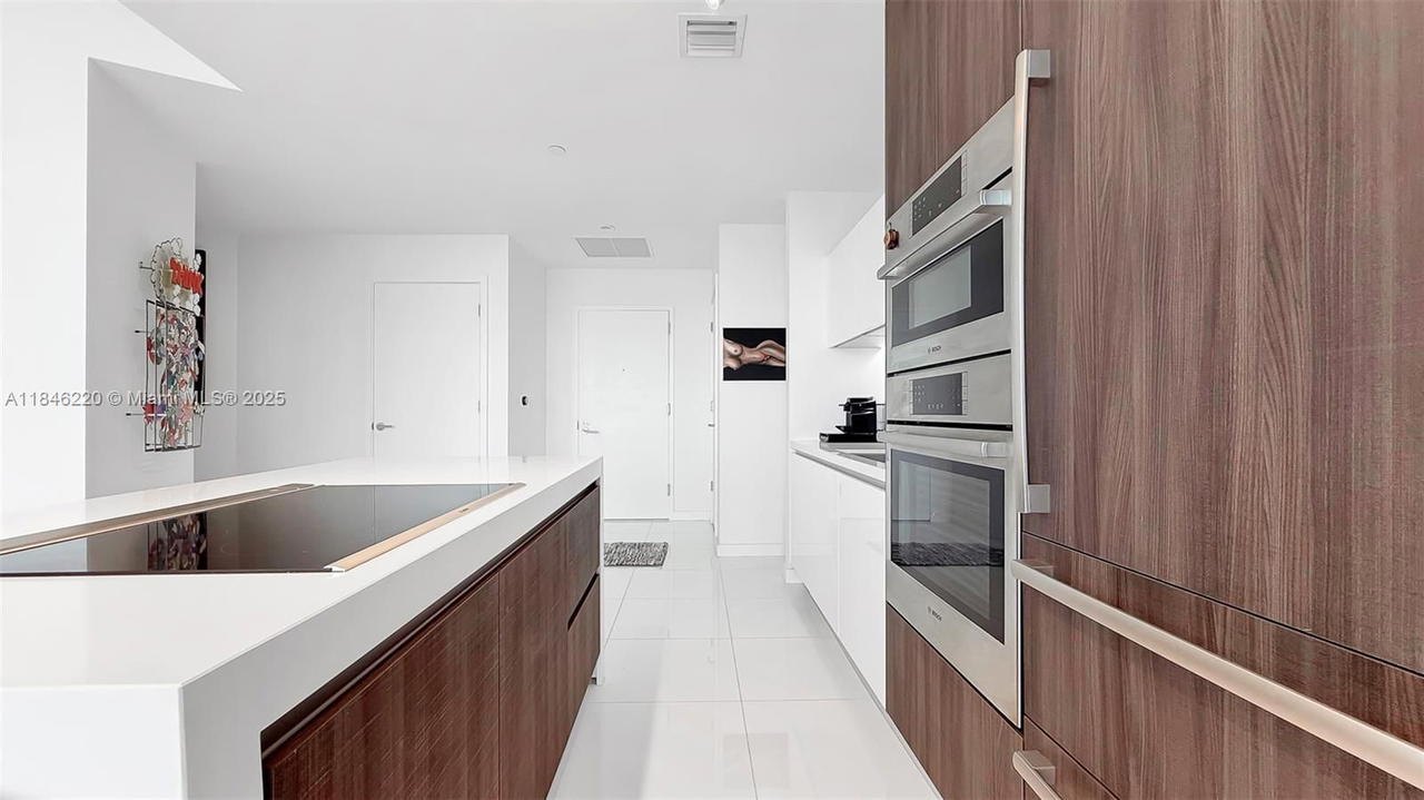 Real estate property located at 851 1st Ave #3302, Miami-dade, Paramount Miami Worldcent, Miami, FL