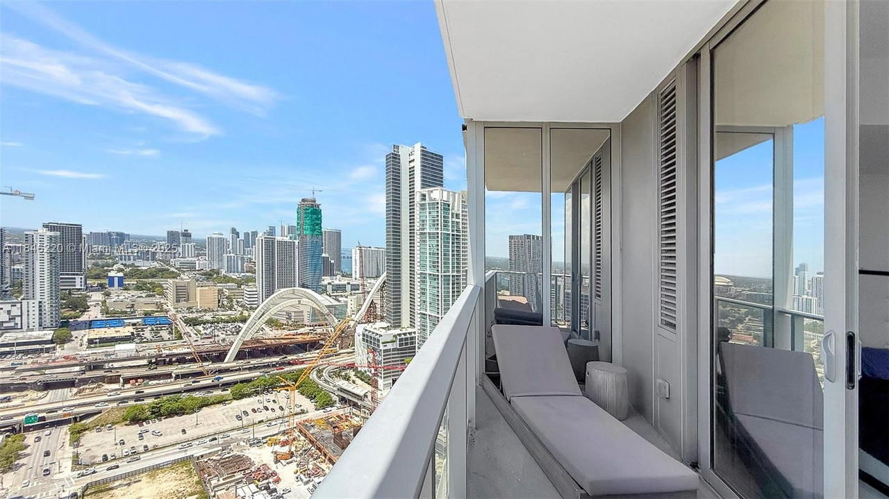 Real estate property located at 851 1st Ave #3302, Miami-dade, Paramount Miami Worldcent, Miami, FL