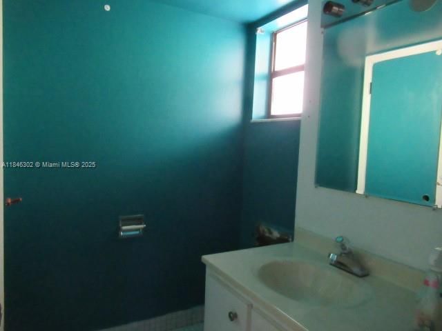 Real estate property located at 900 Colony Point Cir #106, Broward, Colony Point 1 Condo, Pembroke Pines, FL
