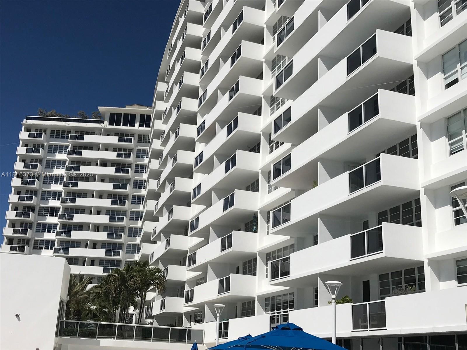 Real estate property located at 100 Lincoln Rd #1226, Miami-dade, The Decoplage Condo, Miami Beach, FL