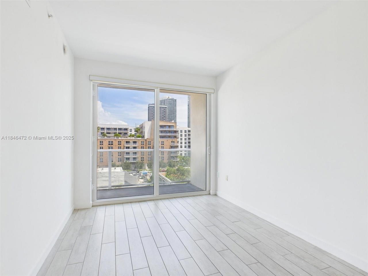 Real estate property located at 321 26th St #605, Miami-dade, 26 Edgewater Condo, Miami, FL