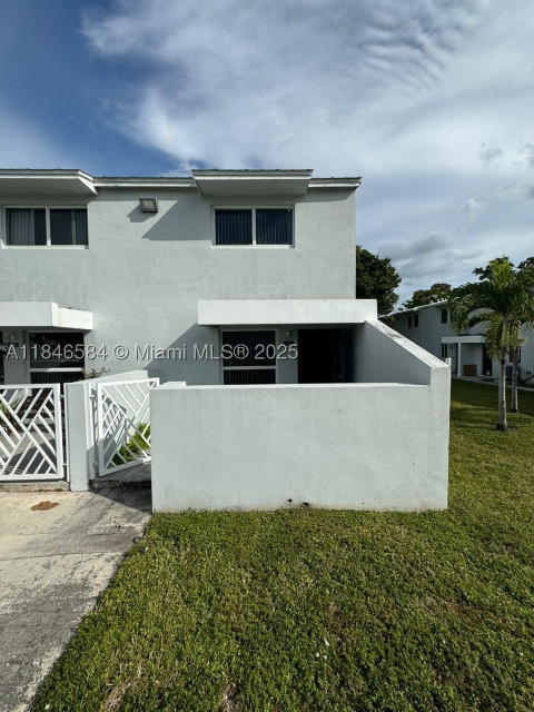 Real estate property located at 483 19th St #362, Miami-dade, Town Park Plaza North Con, Miami, FL