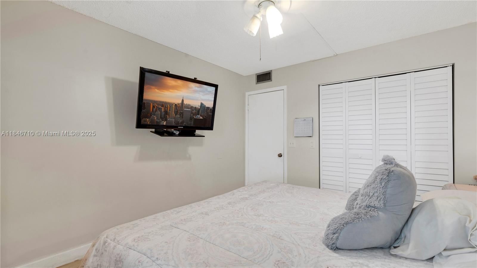 Real estate property located at 551 135th Ave #111B, Broward, New Hampton, Pembroke Pines, FL