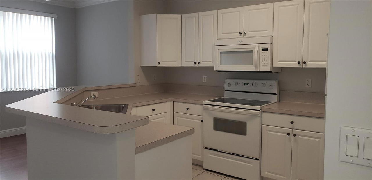 Real estate property located at 4602 160th Ave #525, Broward, El-ad Villaggio Condo Bld, Miramar, FL