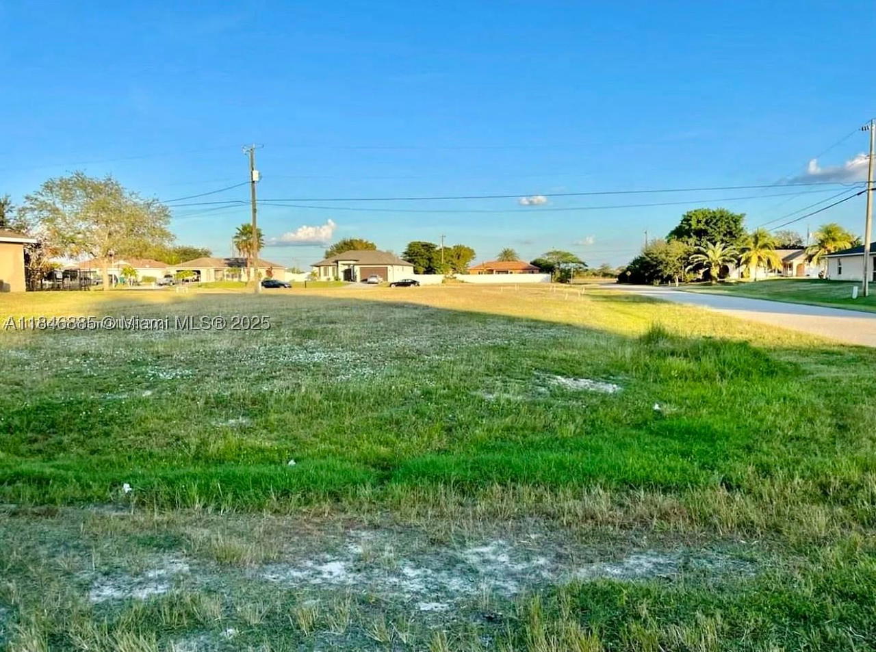 Real estate property located at 2117 9th PL, Lee, Cape Coral Unit 32, Cape Coral, FL