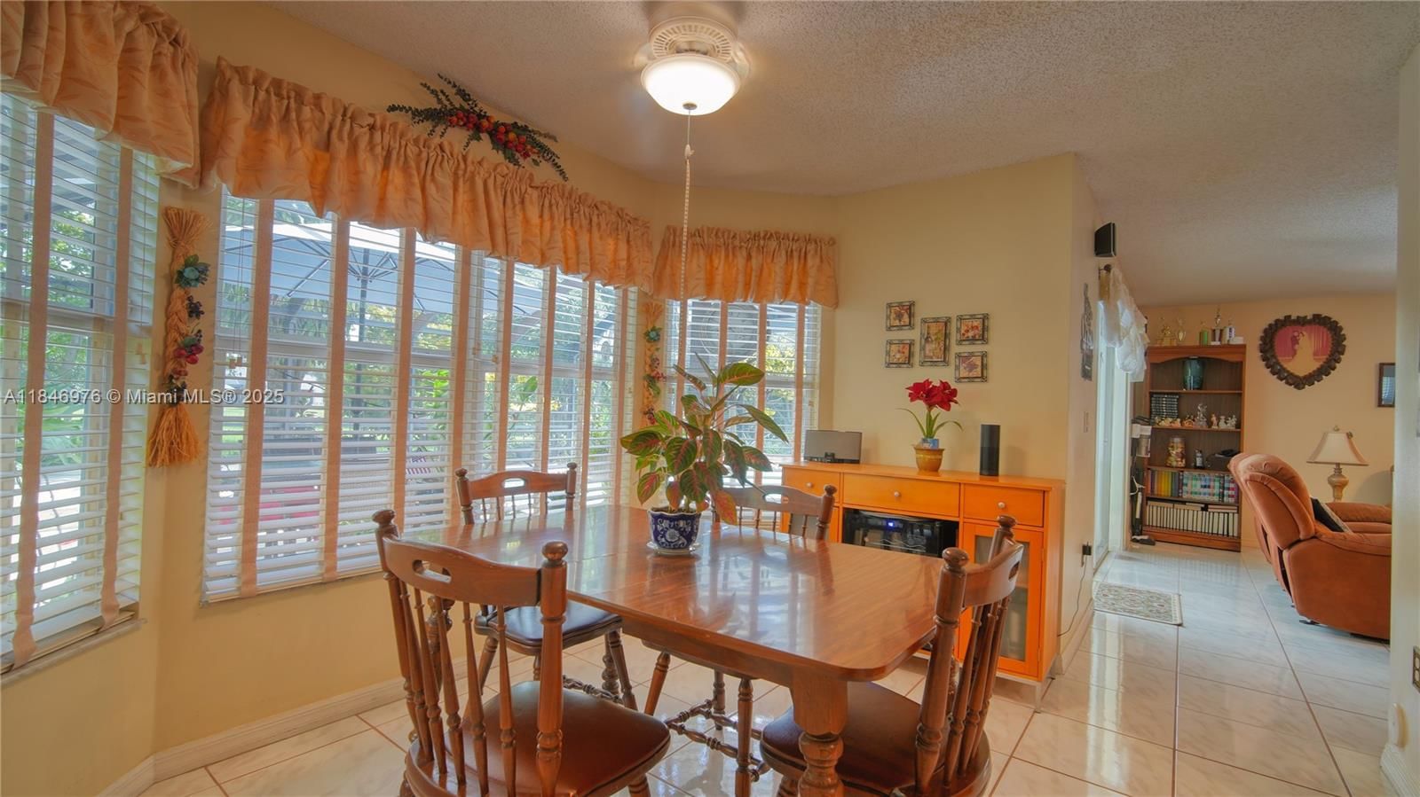 Real estate property located at 810 Greenbriar Ave, Broward, Shenandoah Section Four, Davie, FL
