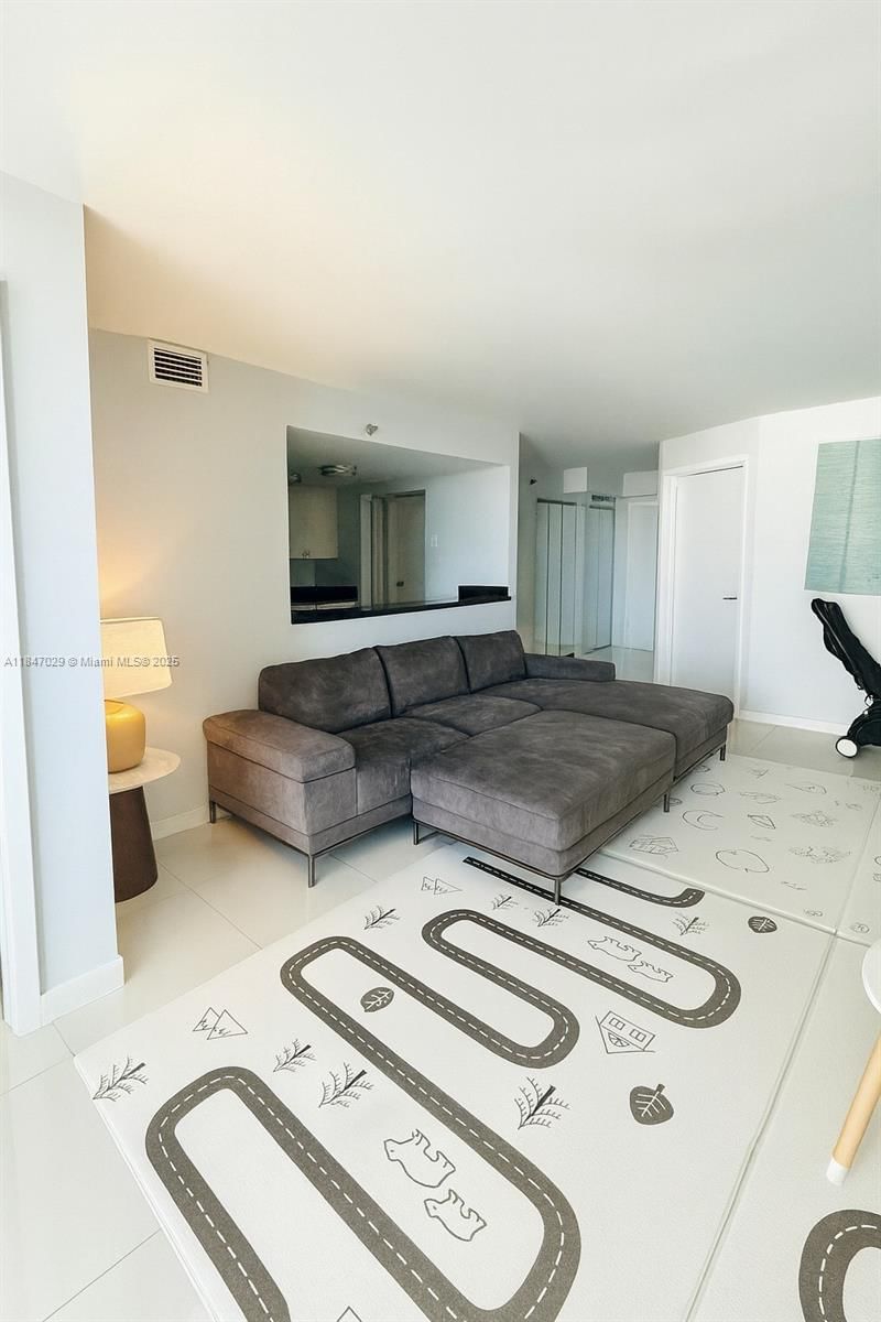 Real estate property located at 2401 Collins Ave #1209, Miami-dade, The Riviera Condo, Miami Beach, FL