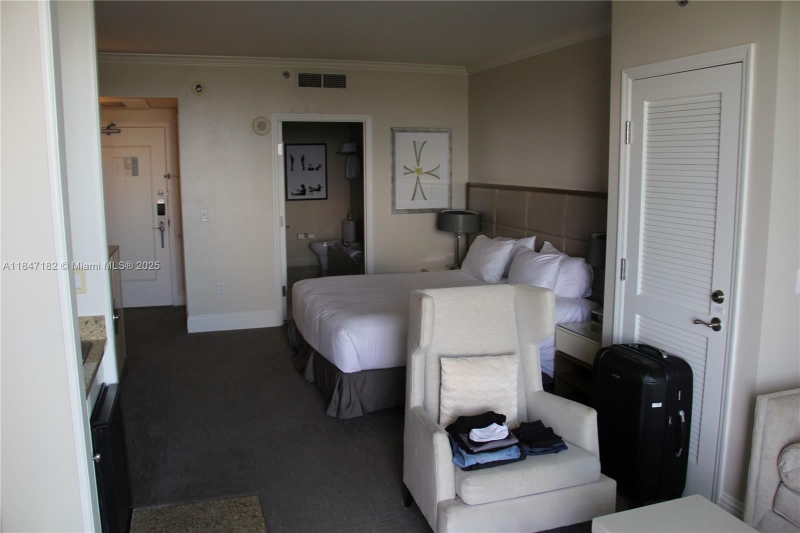 Real estate property located at 4401 Collins Ave #2315/2317, Miami-dade, Fontainebleau Ii Condo, Miami Beach, FL