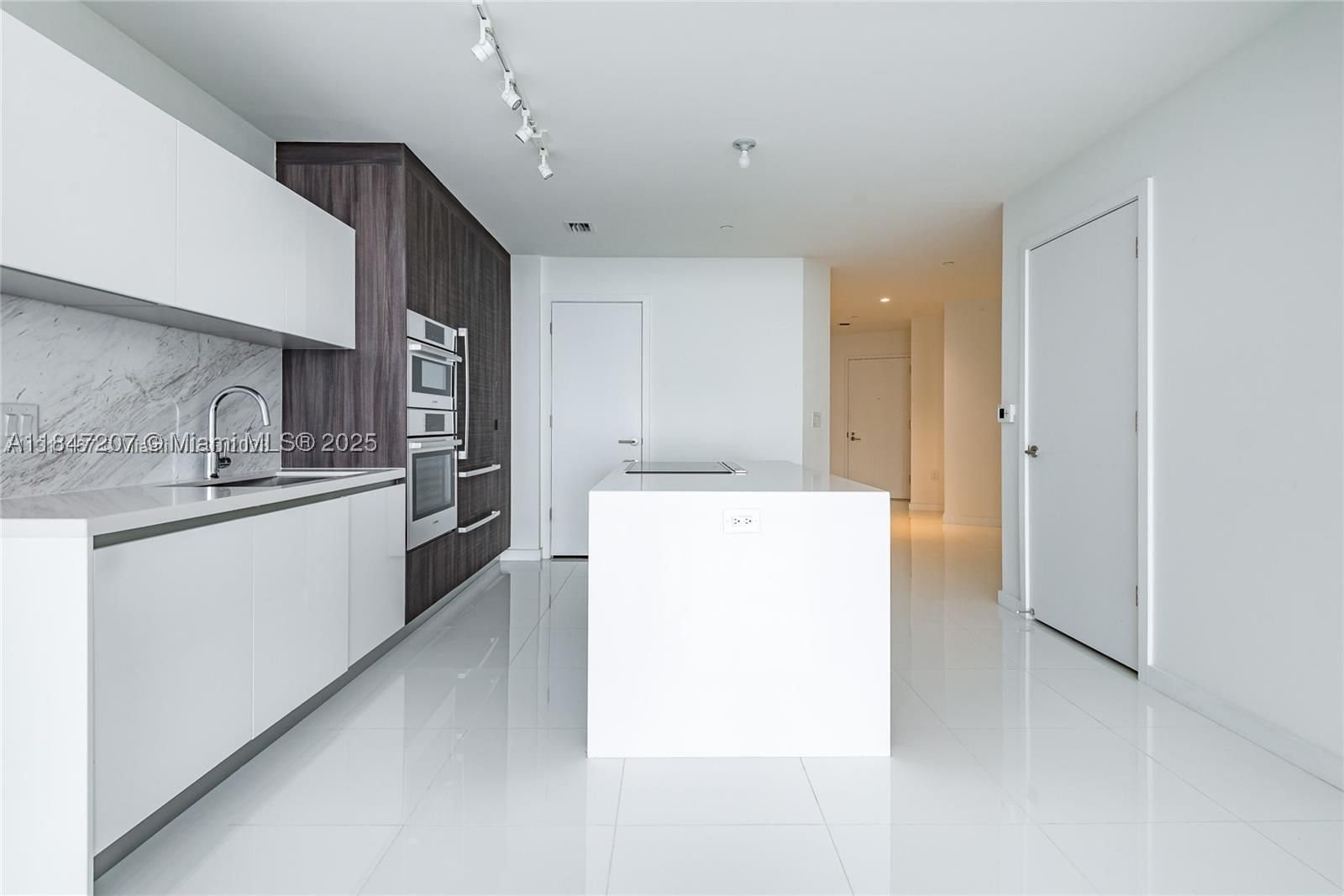 Real estate property located at 851 1st Ave #2100, Miami-dade, Paramount Miami Worldcent, Miami, FL