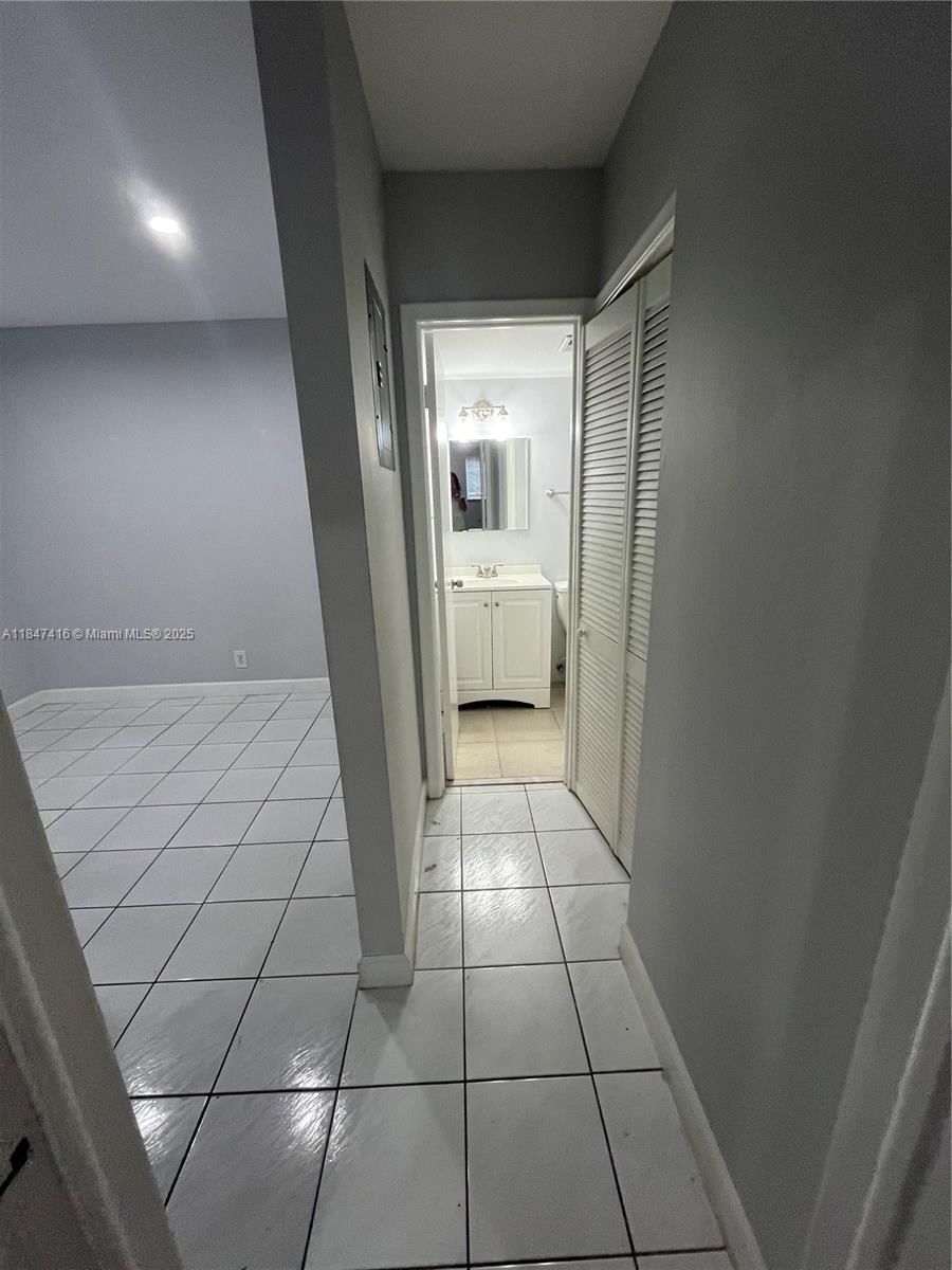 Real estate property located at 8404 Sample Rd #131, Broward, Coral Pine Condo 1, Coral Springs, FL
