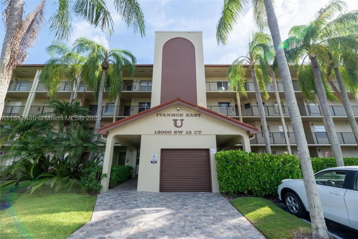 Real estate property located at 13000 15th Ct #206U, Broward, Ivanhoe East At Century V, Pembroke Pines, FL