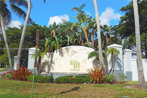 Real estate property located at 9640 2nd St #5-206, Broward, La Via Condo, Pembroke Pines, FL