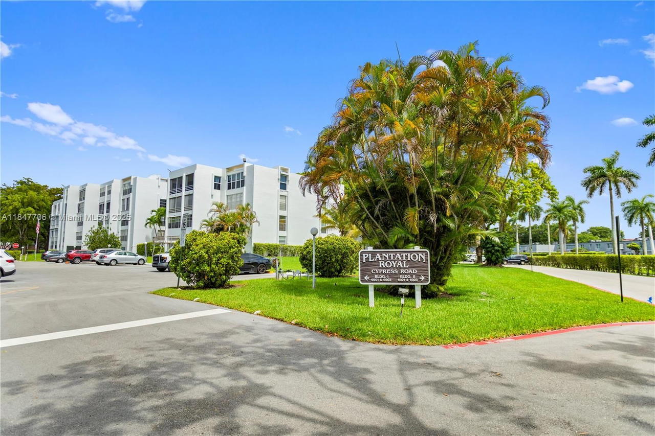 Real estate property located at 6901 Cypress Rd B18, Broward, Plantation Royal Section, Plantation, FL