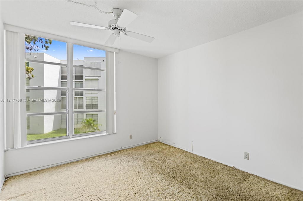 Real estate property located at 6901 Cypress Rd B18, Broward, Plantation Royal Section, Plantation, FL