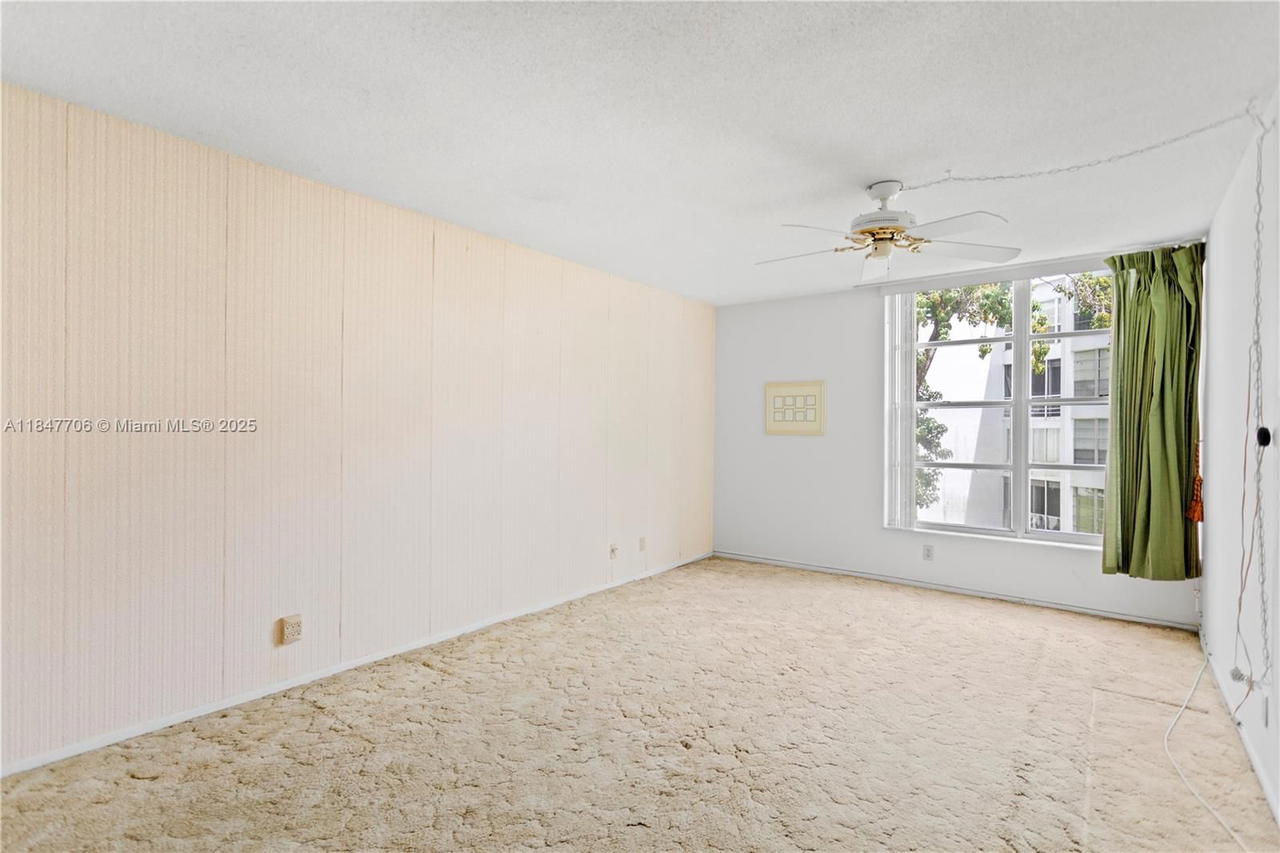 Real estate property located at 6901 Cypress Rd B18, Broward, Plantation Royal Section, Plantation, FL