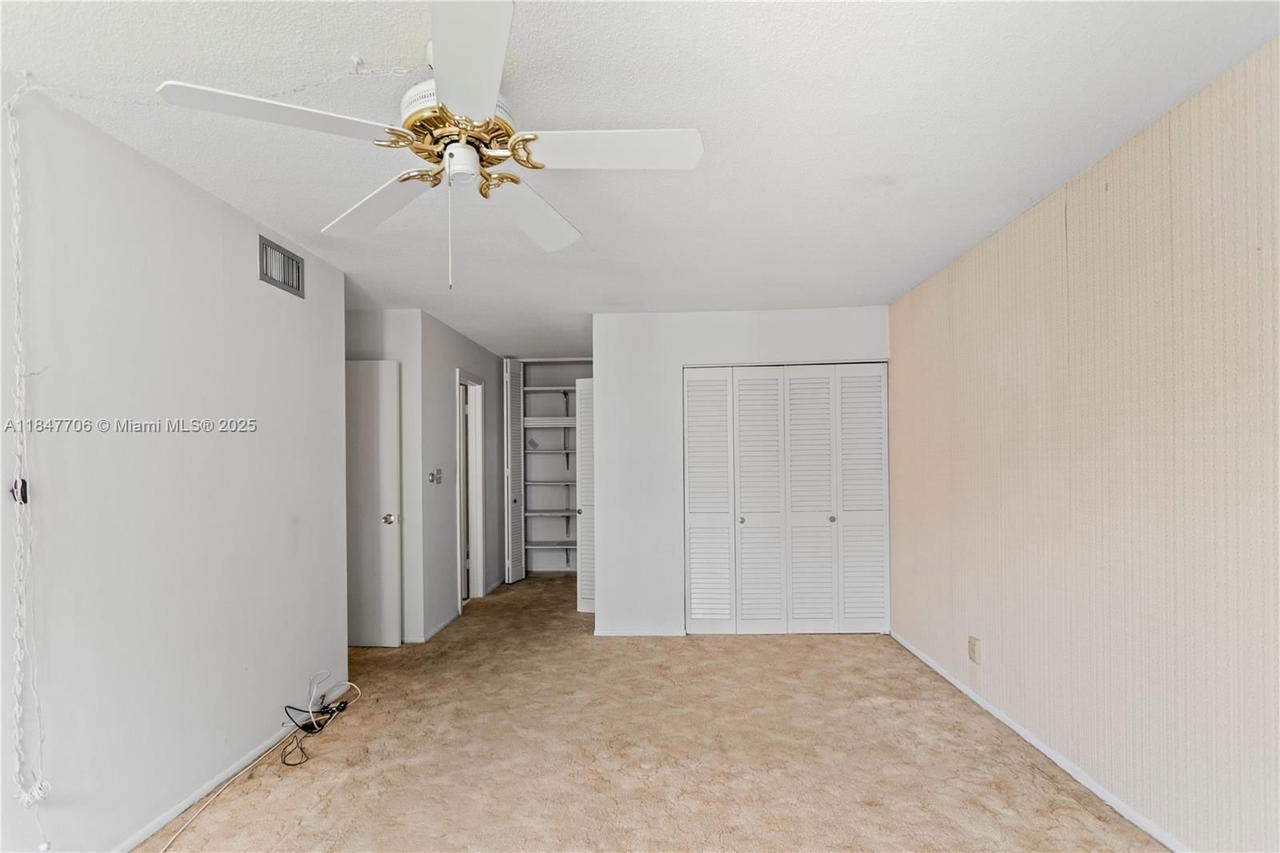 Real estate property located at 6901 Cypress Rd B18, Broward, Plantation Royal Section, Plantation, FL