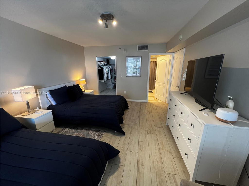Real estate property located at 1200 Brickell Bay Dr #3414, Miami-dade, The Club At Brickell Bay, Miami, FL