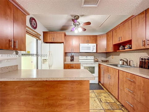 Real estate property located at 11533 10th St #11533, Broward, Pierpointe One Condo Ii, Pembroke Pines, FL