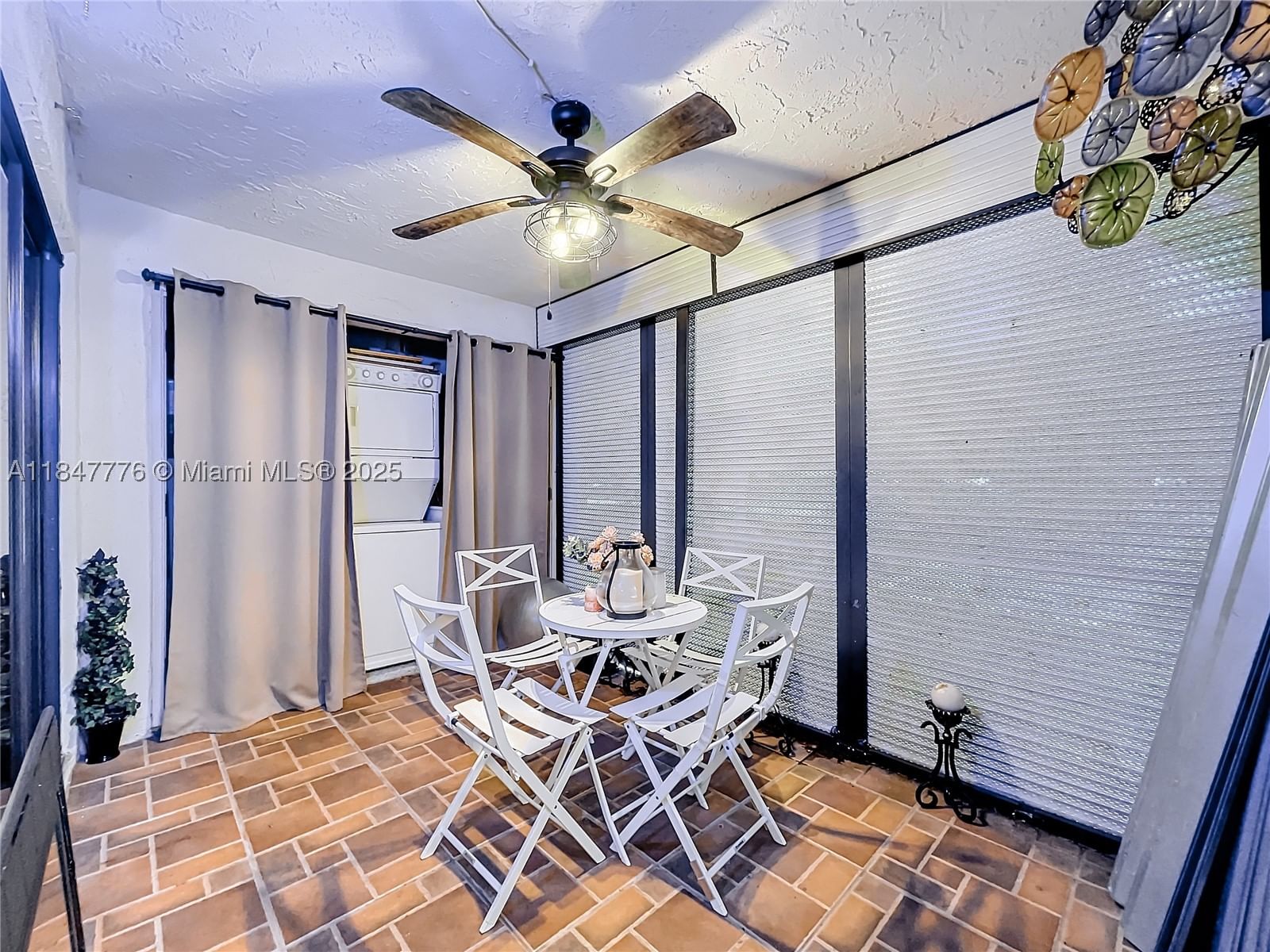 Real estate property located at 11533 10th St #11533, Broward, Pierpointe One Condo Ii, Pembroke Pines, FL