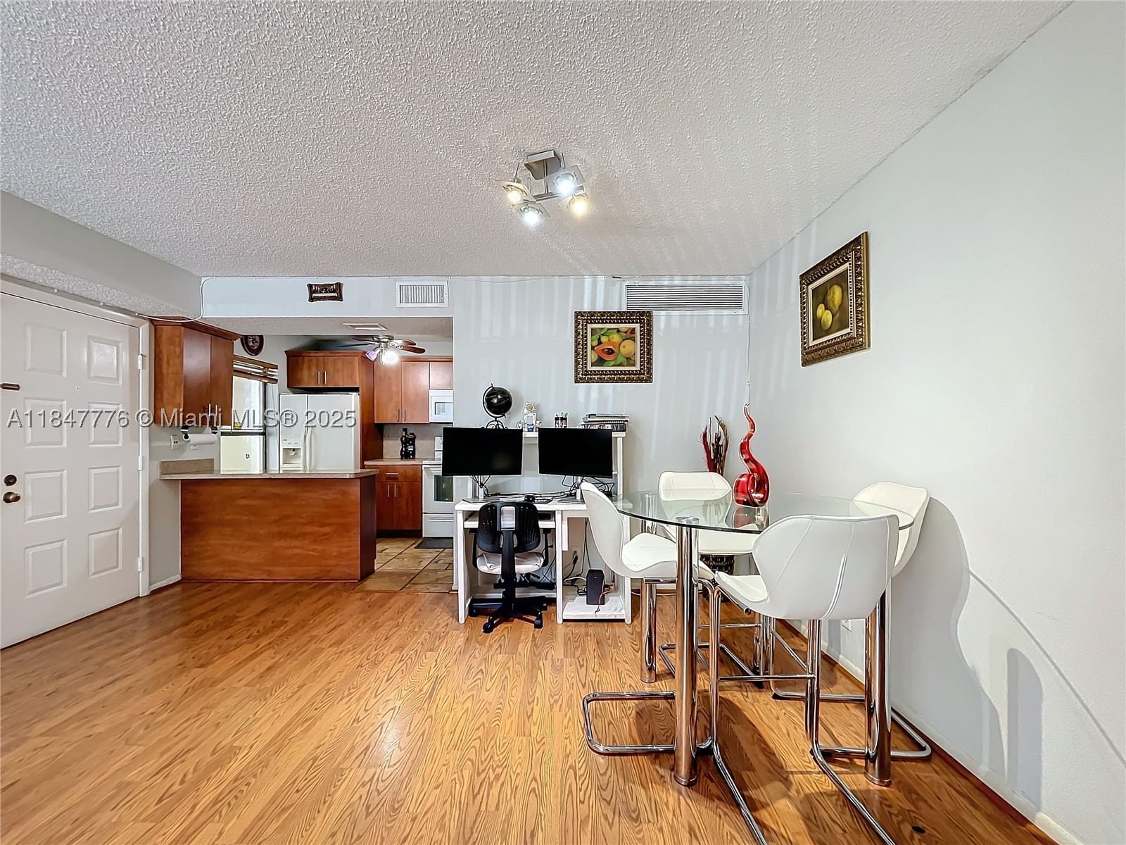 Real estate property located at 11533 10th St #11533, Broward, Pierpointe One Condo Ii, Pembroke Pines, FL