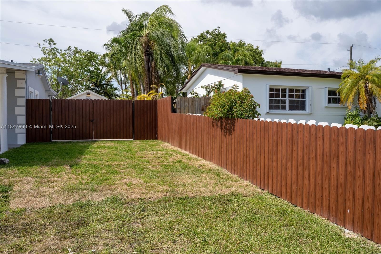 Real estate property located at 10120 Nicaragua Dr, Miami-dade, Cutler Ridge Sec 3, Cutler Bay, FL