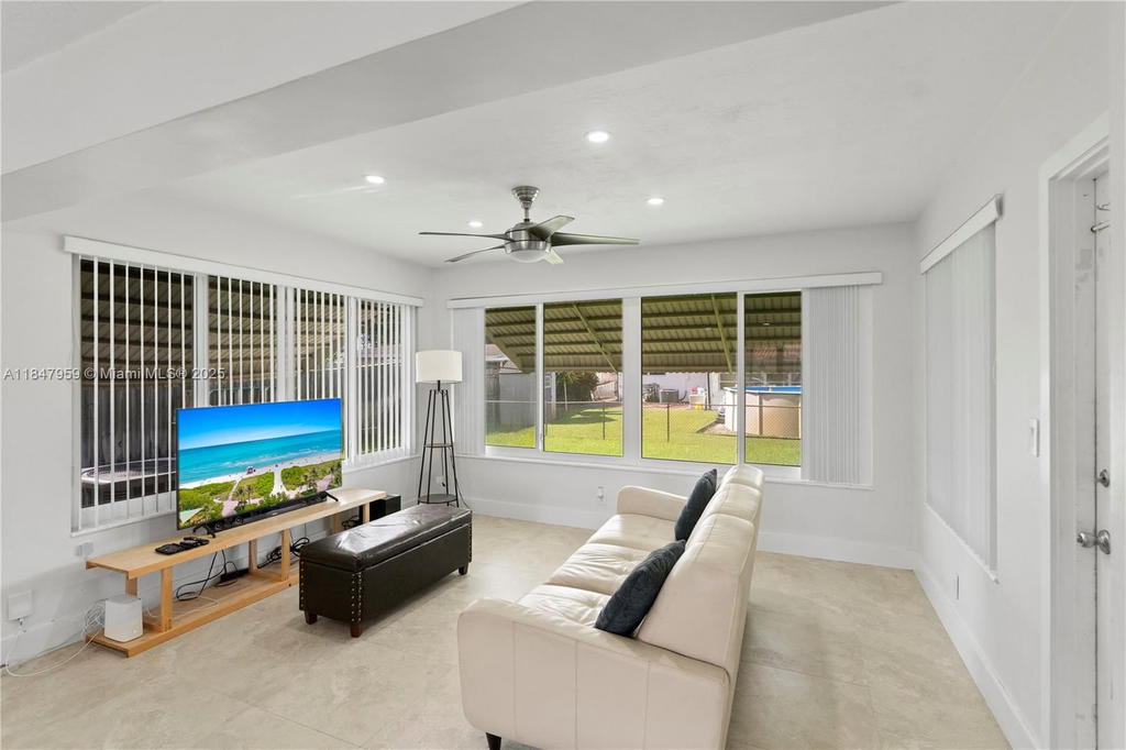 Real estate property located at 8560 16th St, Broward, Boulevard Heights Section, Pembroke Pines, FL