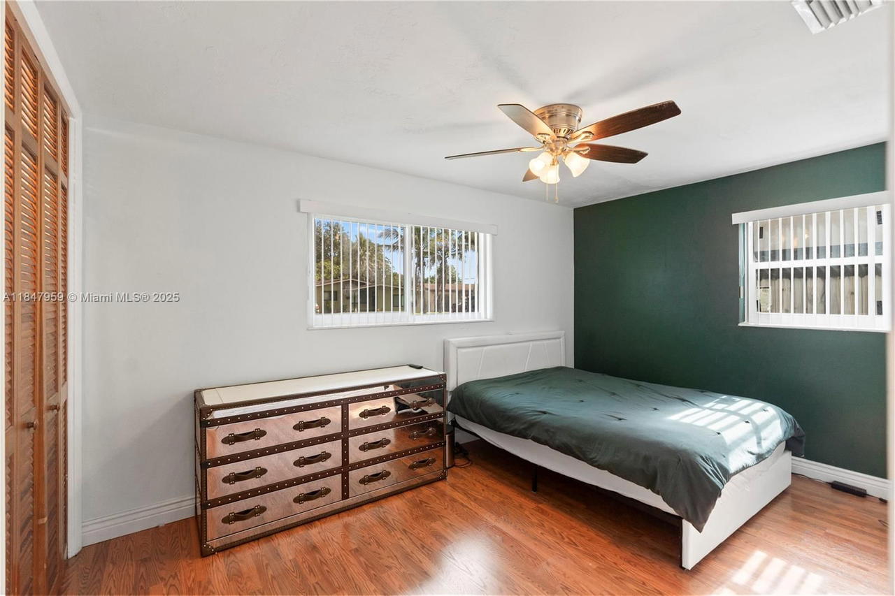Real estate property located at 8560 16th St, Broward, Boulevard Heights Section, Pembroke Pines, FL