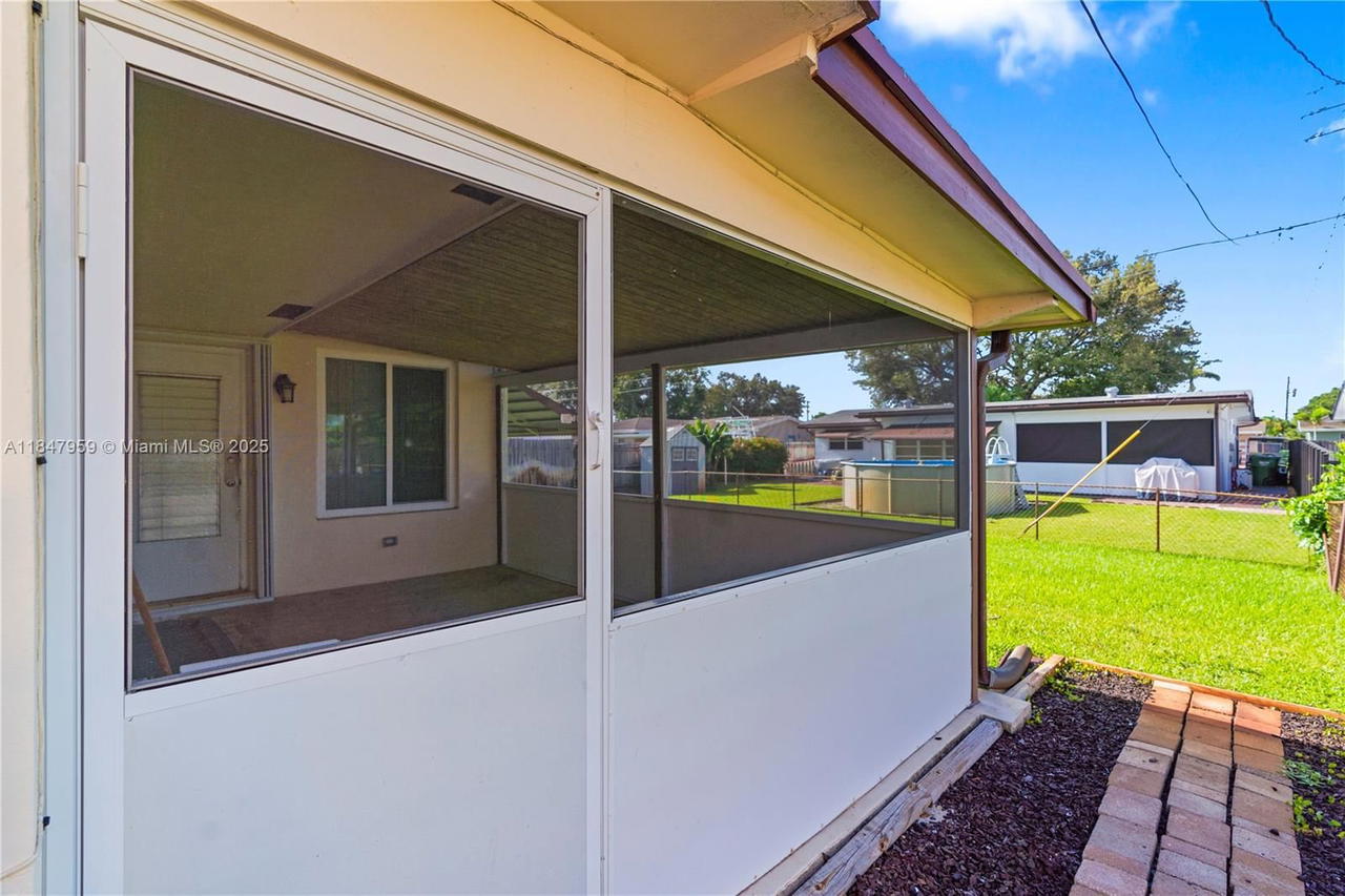 Real estate property located at 8560 16th St, Broward, Boulevard Heights Section, Pembroke Pines, FL