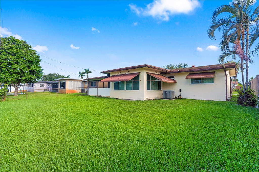 Real estate property located at 8560 16th St, Broward, Boulevard Heights Section, Pembroke Pines, FL