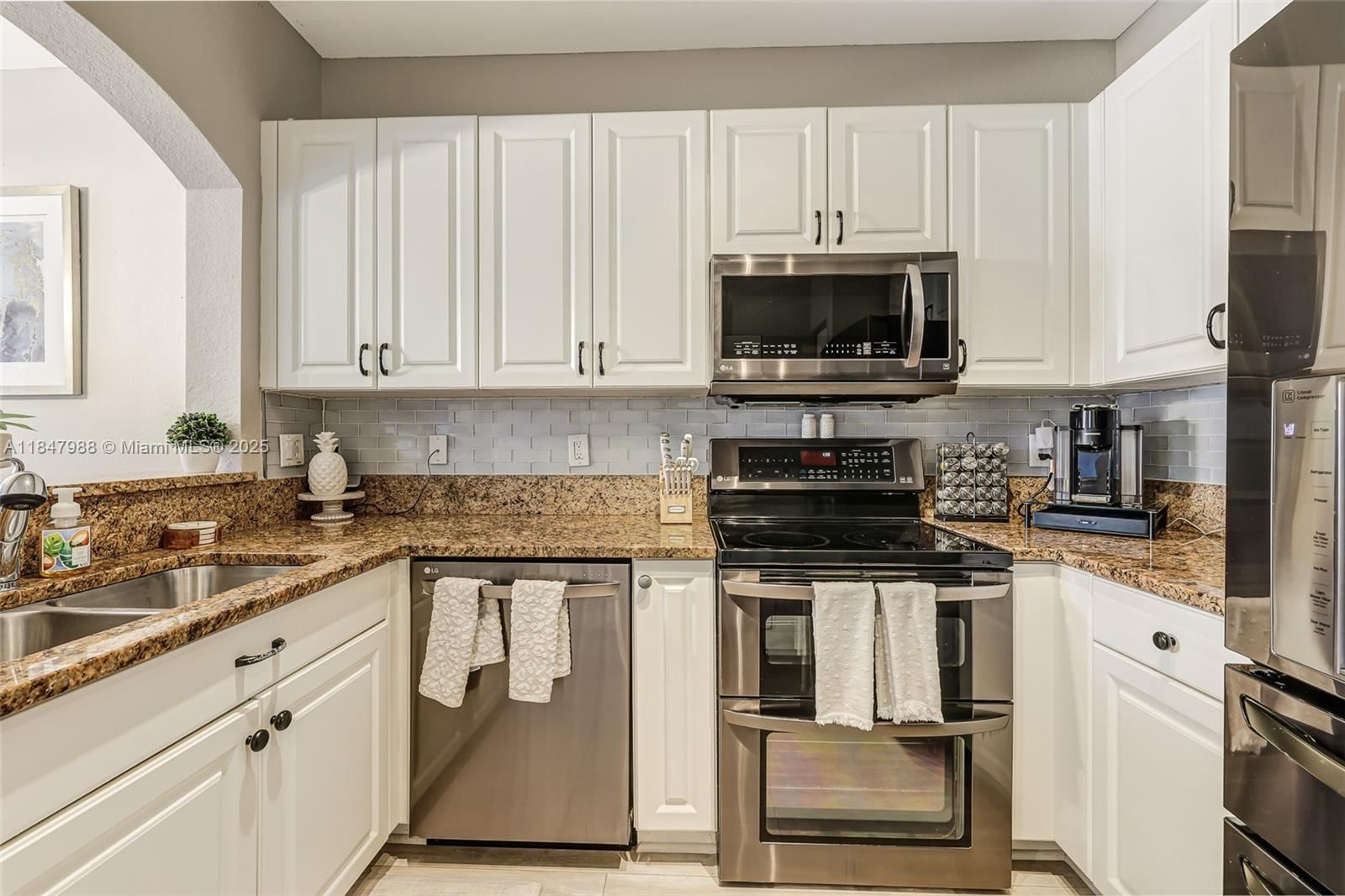 Real estate property located at 2669 121st Ter #705, Broward, Martinique No 2 Condo, Miramar, FL