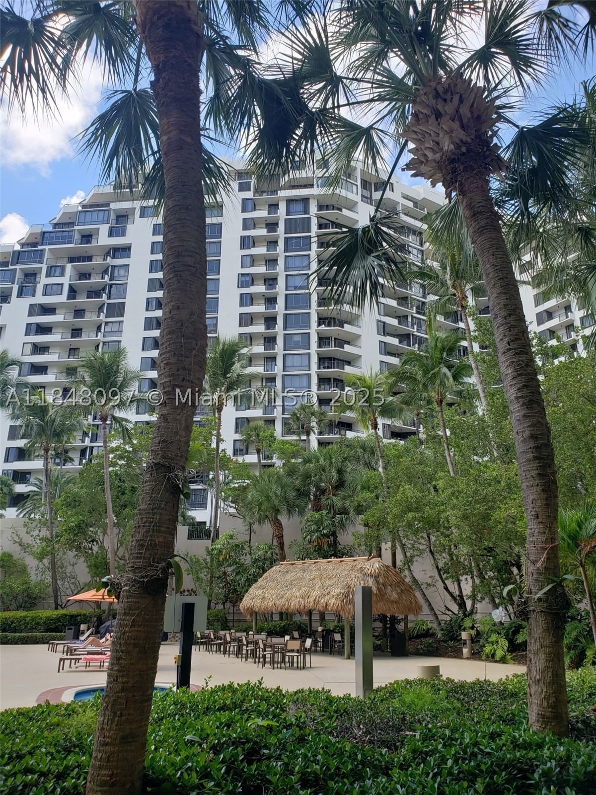 Real estate property located at 540 Brickell Key Dr #1524, Miami-dade, Brickell Key Ii Condo, Miami, FL