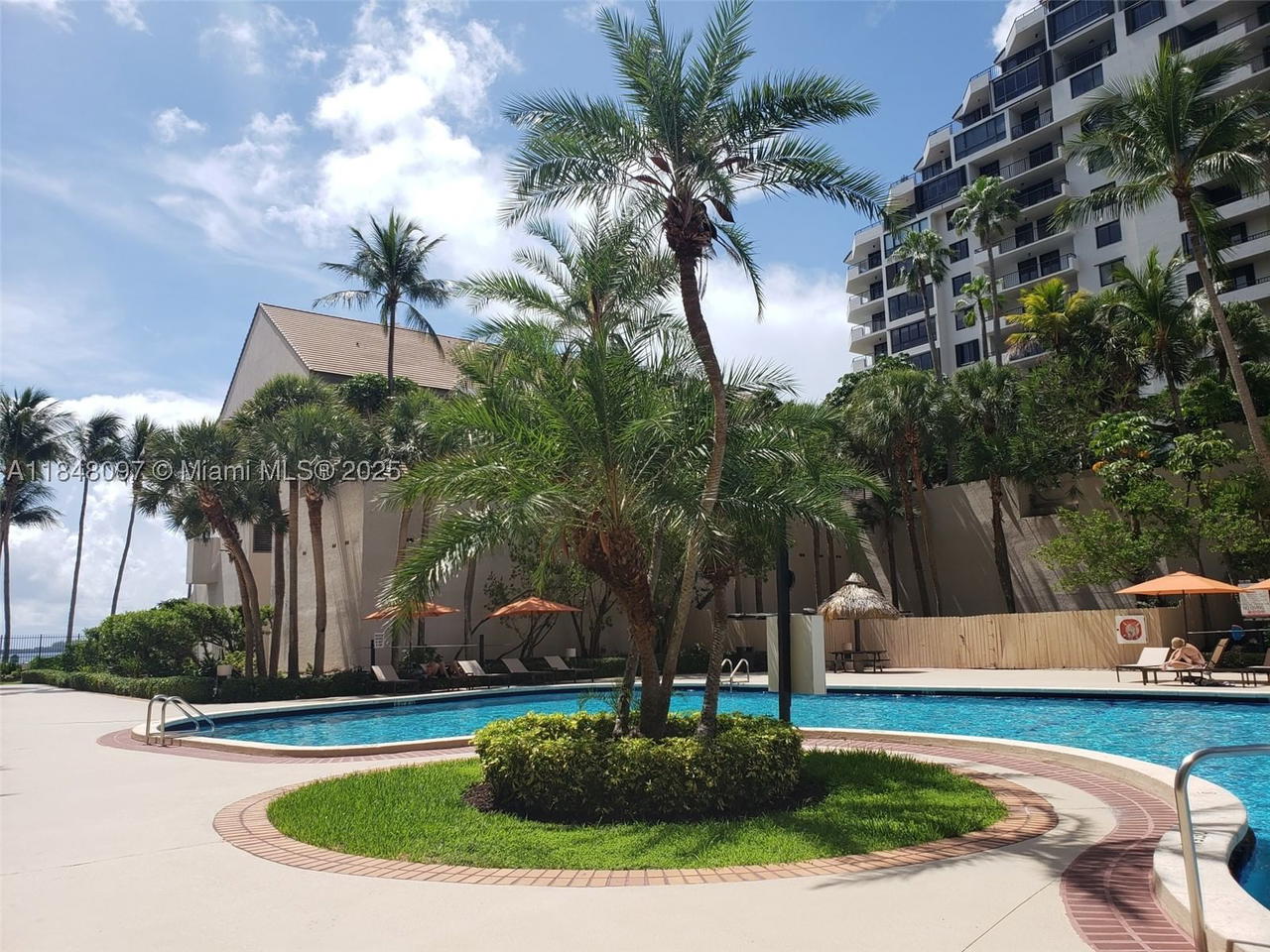 Real estate property located at 540 Brickell Key Dr #1524, Miami-dade, Brickell Key Ii Condo, Miami, FL