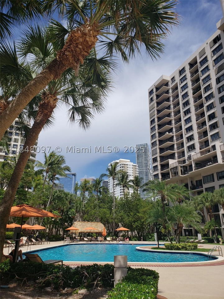 Real estate property located at 540 Brickell Key Dr #1524, Miami-dade, Brickell Key Ii Condo, Miami, FL