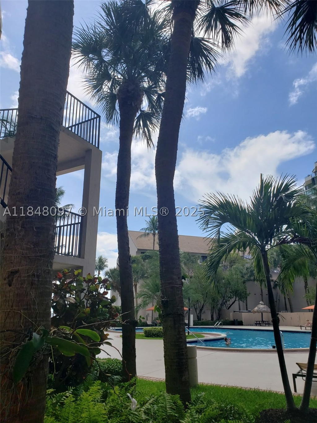 Real estate property located at 540 Brickell Key Dr #1524, Miami-dade, Brickell Key Ii Condo, Miami, FL