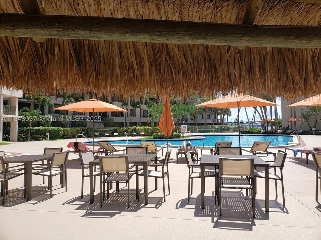 Real estate property located at 540 Brickell Key Dr #1524, Miami-dade, Brickell Key Ii Condo, Miami, FL