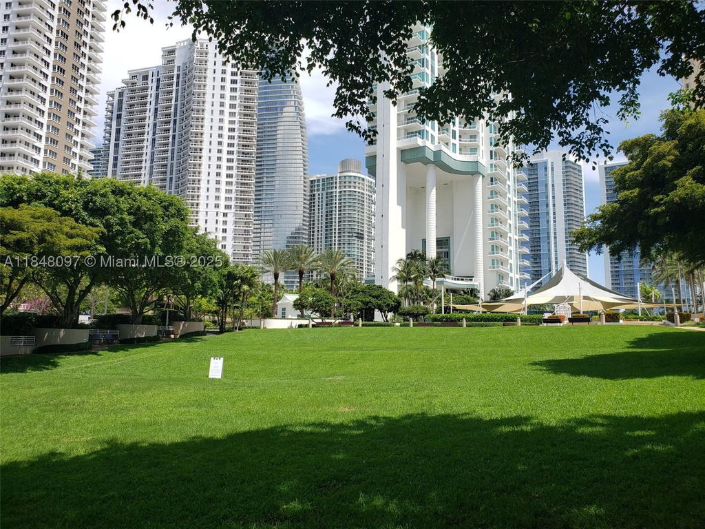 Real estate property located at 540 Brickell Key Dr #1524, Miami-dade, Brickell Key Ii Condo, Miami, FL