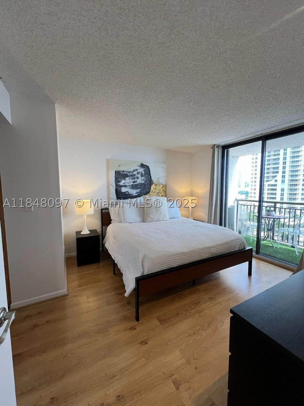 Real estate property located at 540 Brickell Key Dr #1524, Miami-dade, Brickell Key Ii Condo, Miami, FL