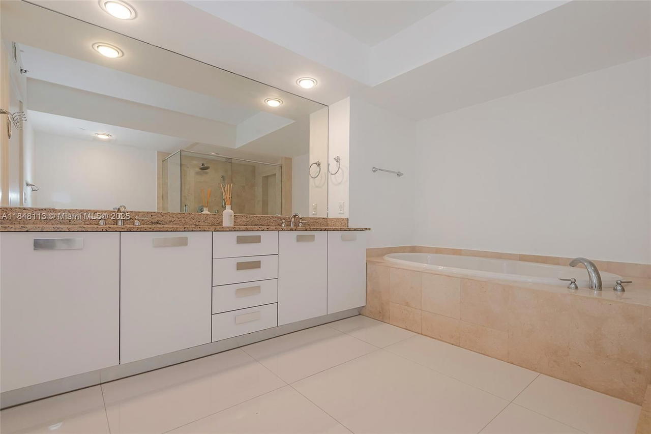 Real estate property located at 1850 Ocean Dr #2702, Broward, Beach Club Condo, Hallandale Beach, FL