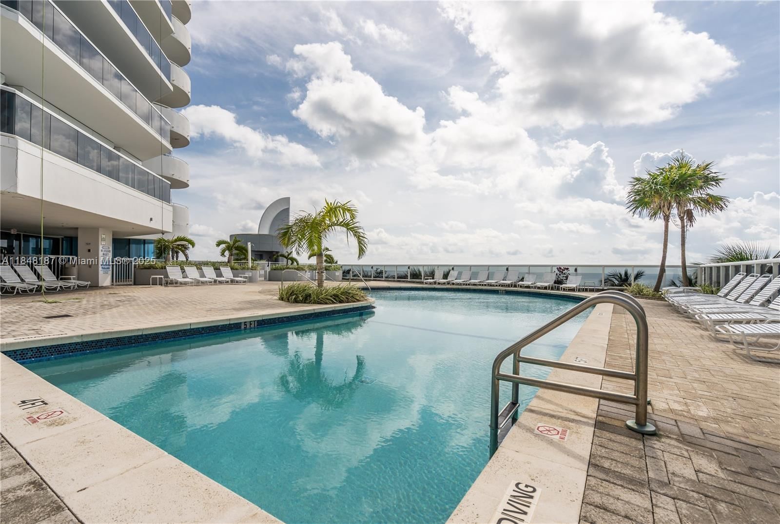 Real estate property located at 6301 Collins Ave #1903, Miami-dade, La Gorce Palace Condo, Miami Beach, FL