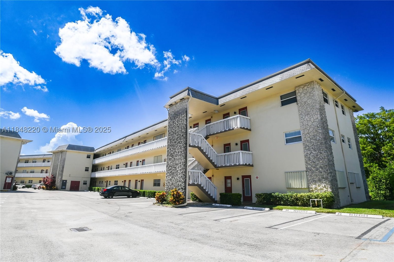 Real estate property located at 4311 16th St B109, Broward, Bradley Hall Condo, Lauderhill, FL