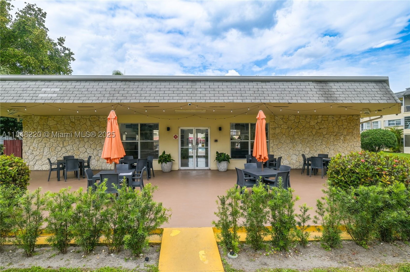Real estate property located at 4311 16th St B109, Broward, Bradley Hall Condo, Lauderhill, FL