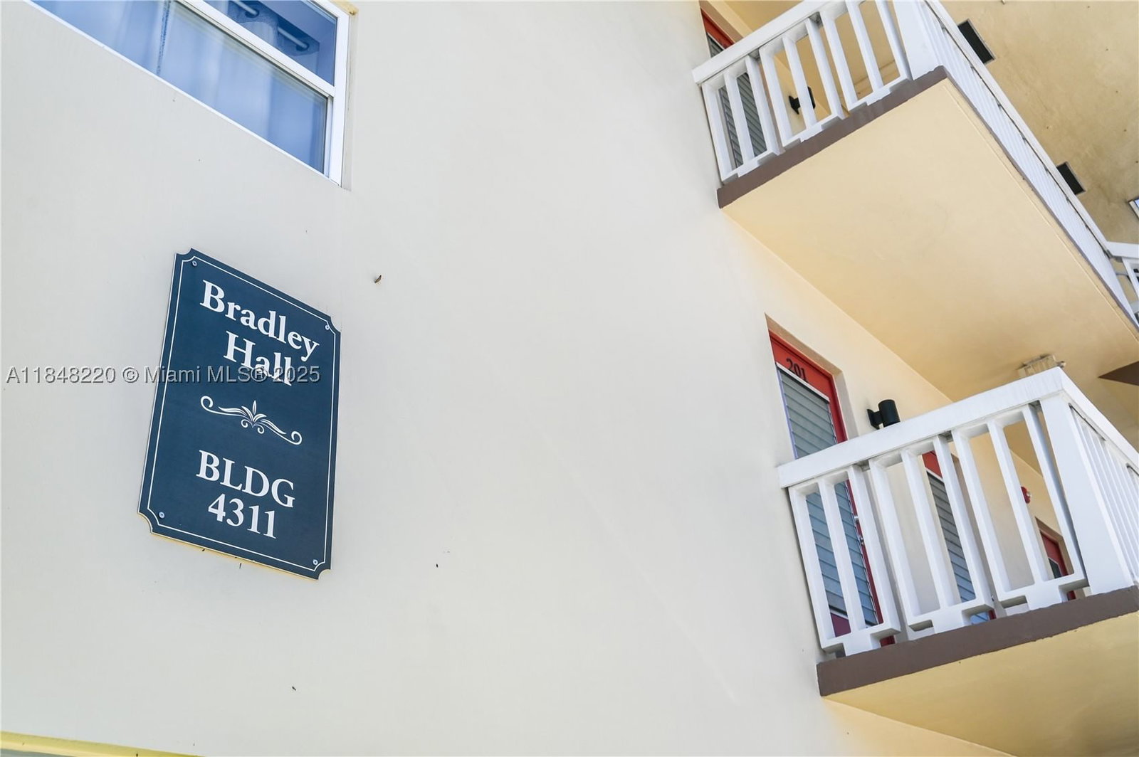 Real estate property located at 4311 16th St B109, Broward, Bradley Hall Condo, Lauderhill, FL