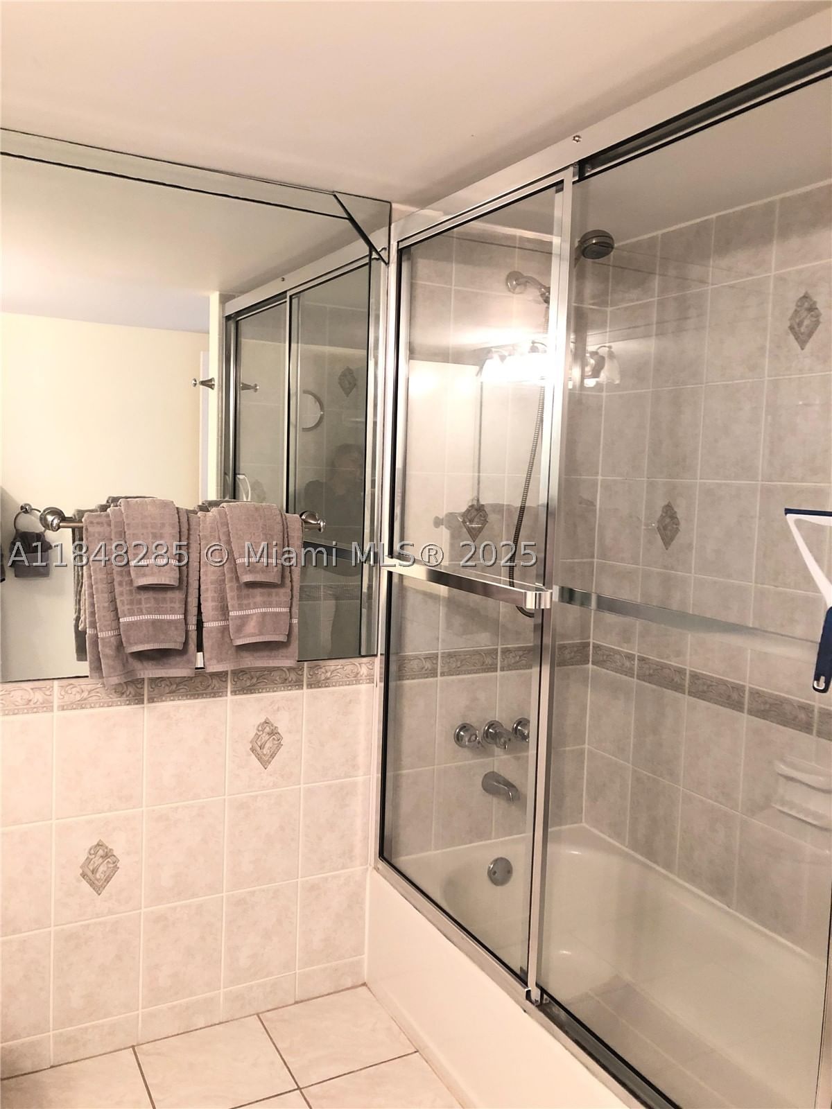 Real estate property located at 100 Golden Isles Dr #706, Broward, Lake Point Tower Condomin, Hallandale Beach, FL