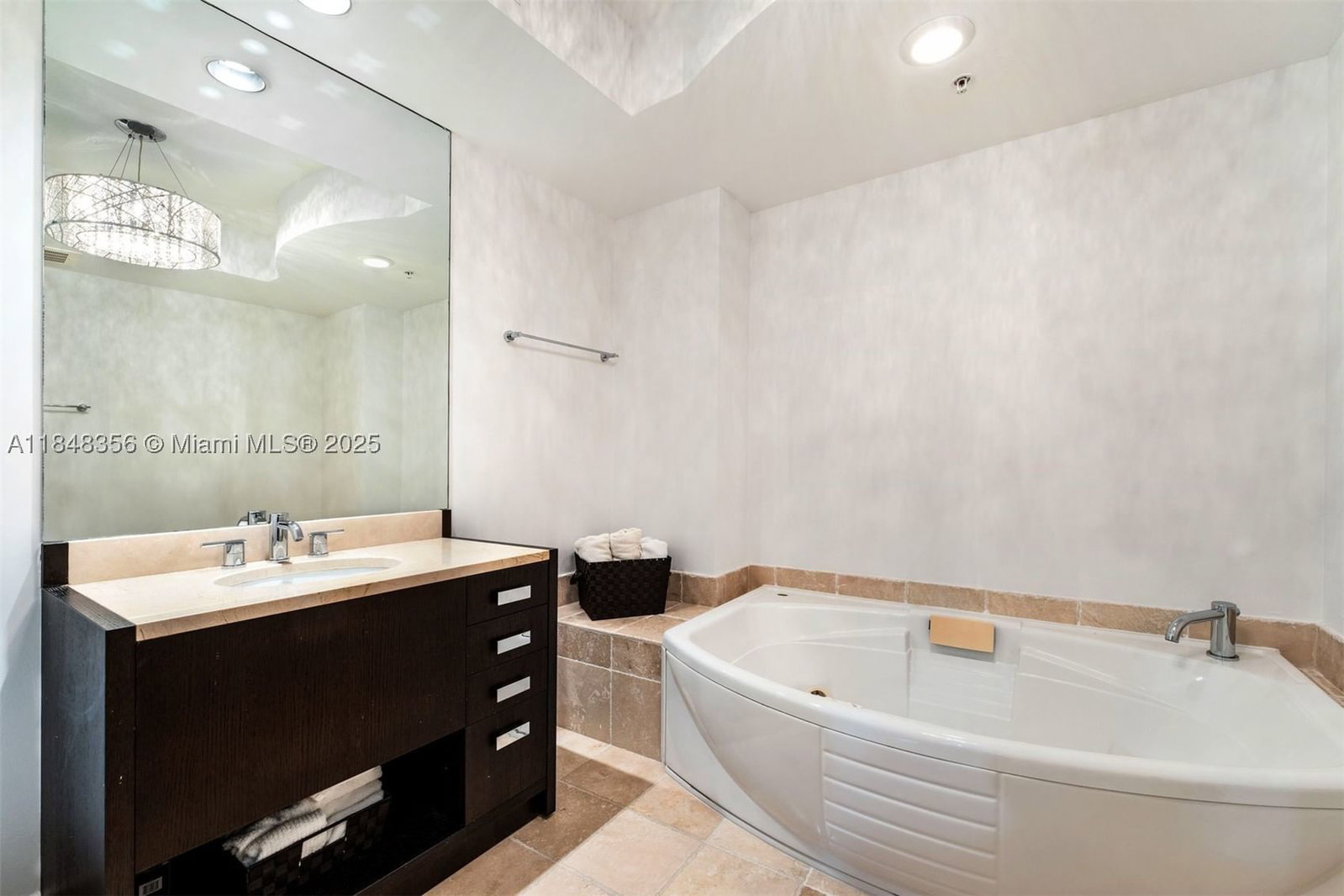 Real estate property located at 18201 Collins Ave #604, Miami-dade, Trump Royale Condo, Sunny Isles Beach, FL