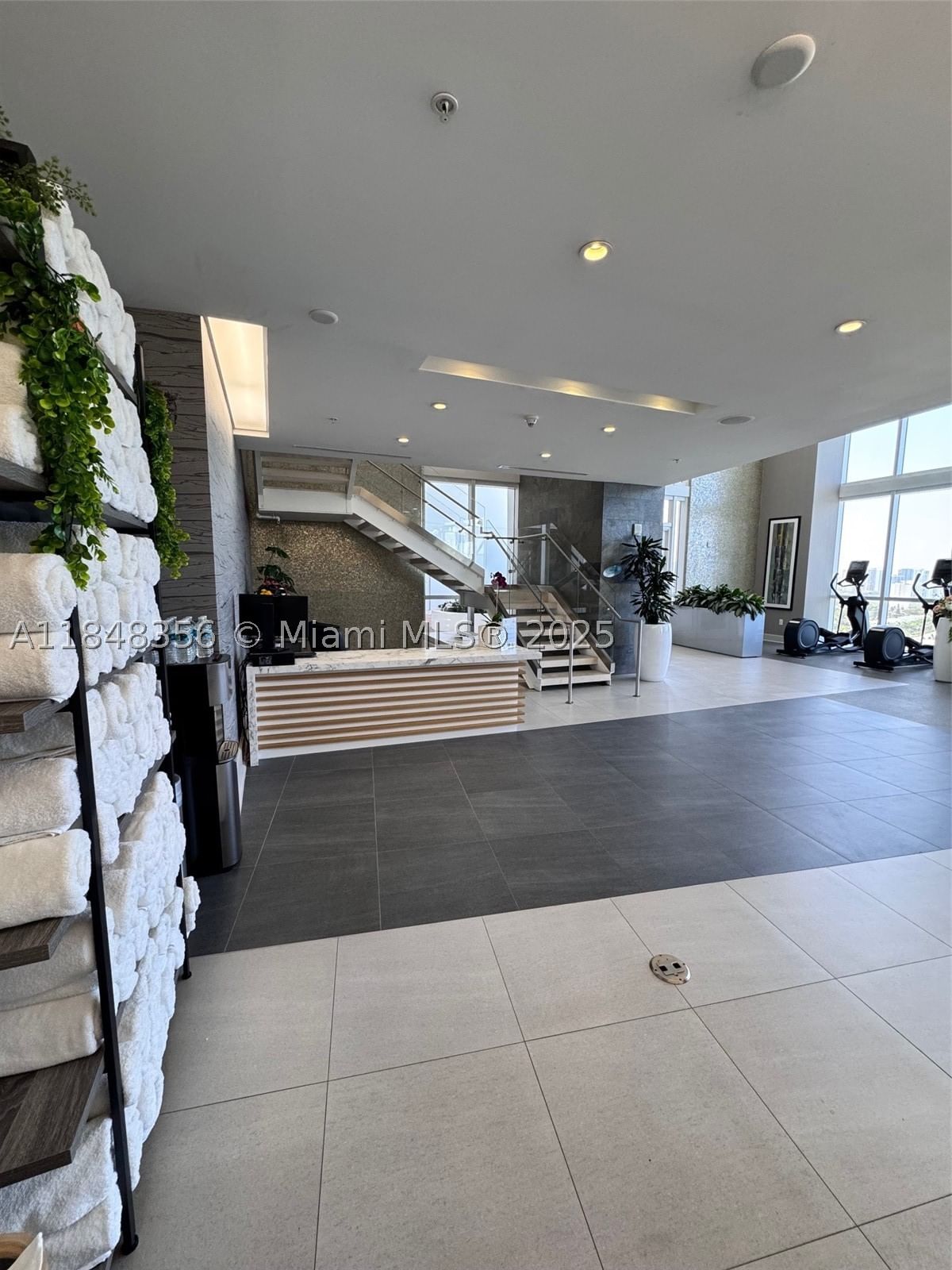 Real estate property located at 18201 Collins Ave #604, Miami-dade, Trump Royale Condo, Sunny Isles Beach, FL
