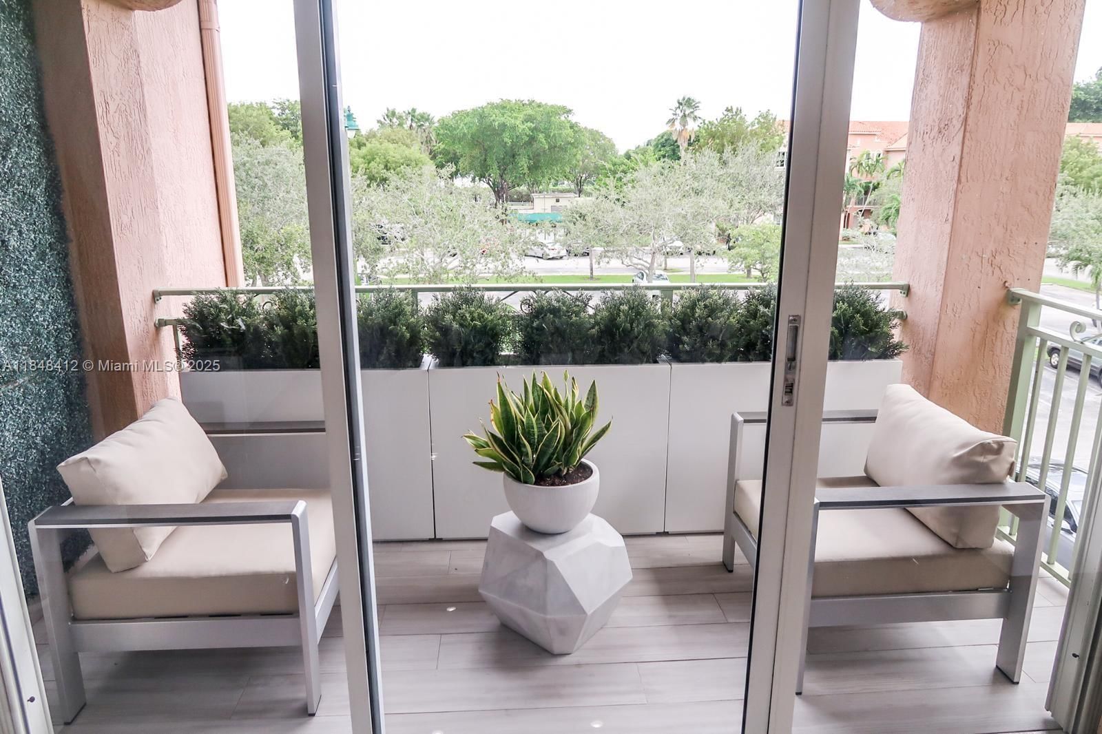 Real estate property located at 6630 114th Ave #1534, Miami-dade, The Courts At Doral Isles, Doral, FL